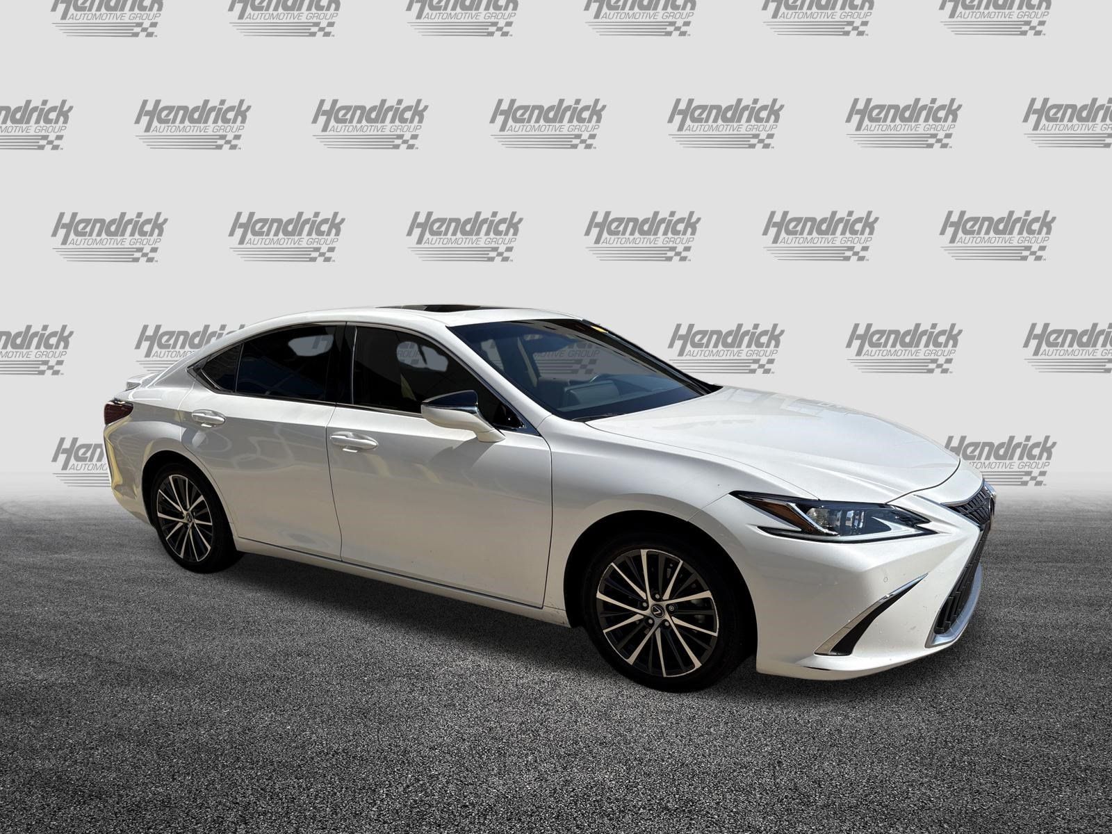 Used 2024 Lexus ES 300h w/ Premium Package FWD image 2