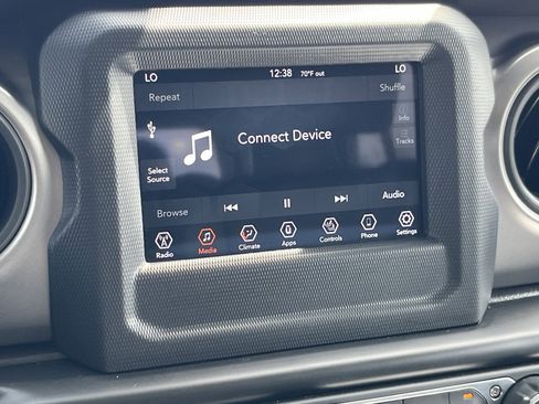 Used 2021 Jeep Gladiator Sport AWD/4WD image 28
