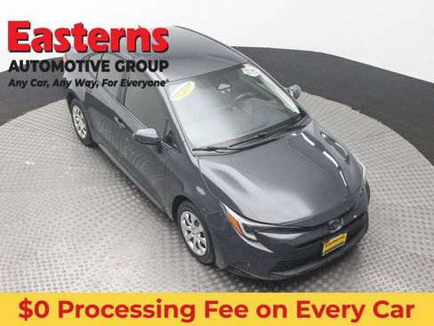Used 2023 Toyota Corolla LE w/ Carpet Mat Package (TMS) FWD image 3