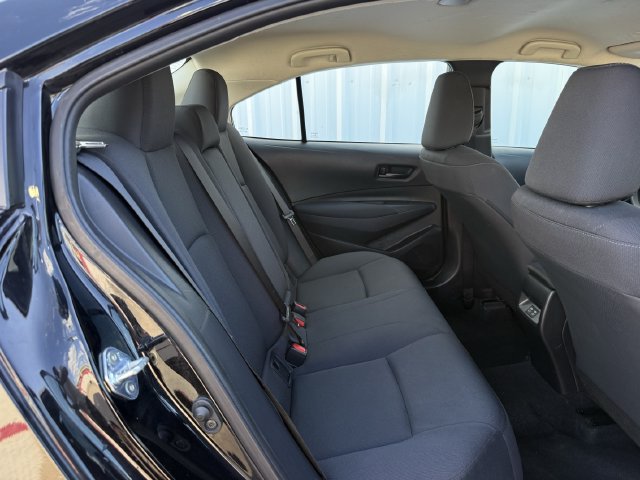 Used 2025 Toyota Corolla LE FWD image 29