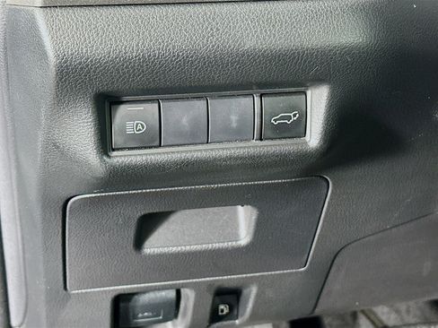 Used 2025 Toyota Grand Highlander FWD image 17