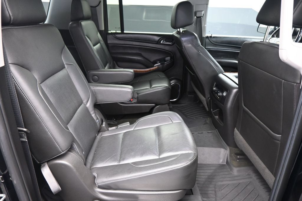 Used 2018 Chevrolet Suburban Premier AWD/4WD image 11