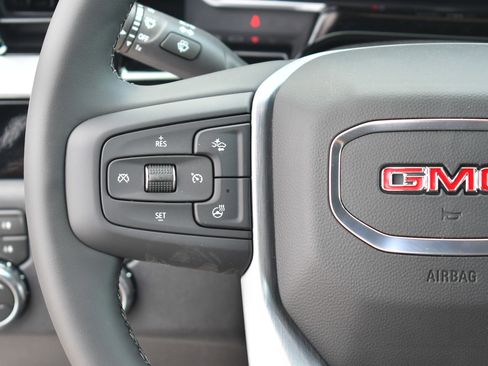 New 2026 GMC Sierra 1500 Elevation w/ LPO, Elevation Black Package AWD/4WD image 20