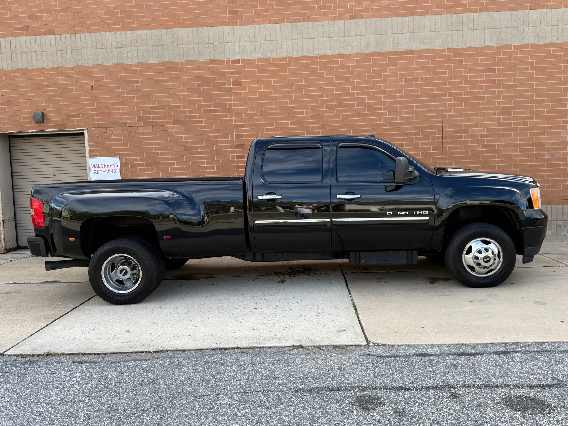 Used 2013 GMC Sierra 3500 Denali AWD/4WD image 9