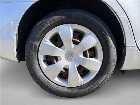 Used 2007 Toyota Camry LE image 9