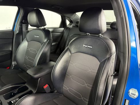 Used 2023 Kia Forte GT-Line w/ GT-Line Technology Package FWD image 11
