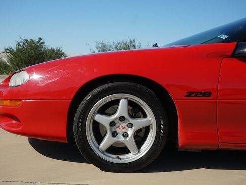 Used 1999 Chevrolet Camaro Z28 w/ Performance Pkg image 34