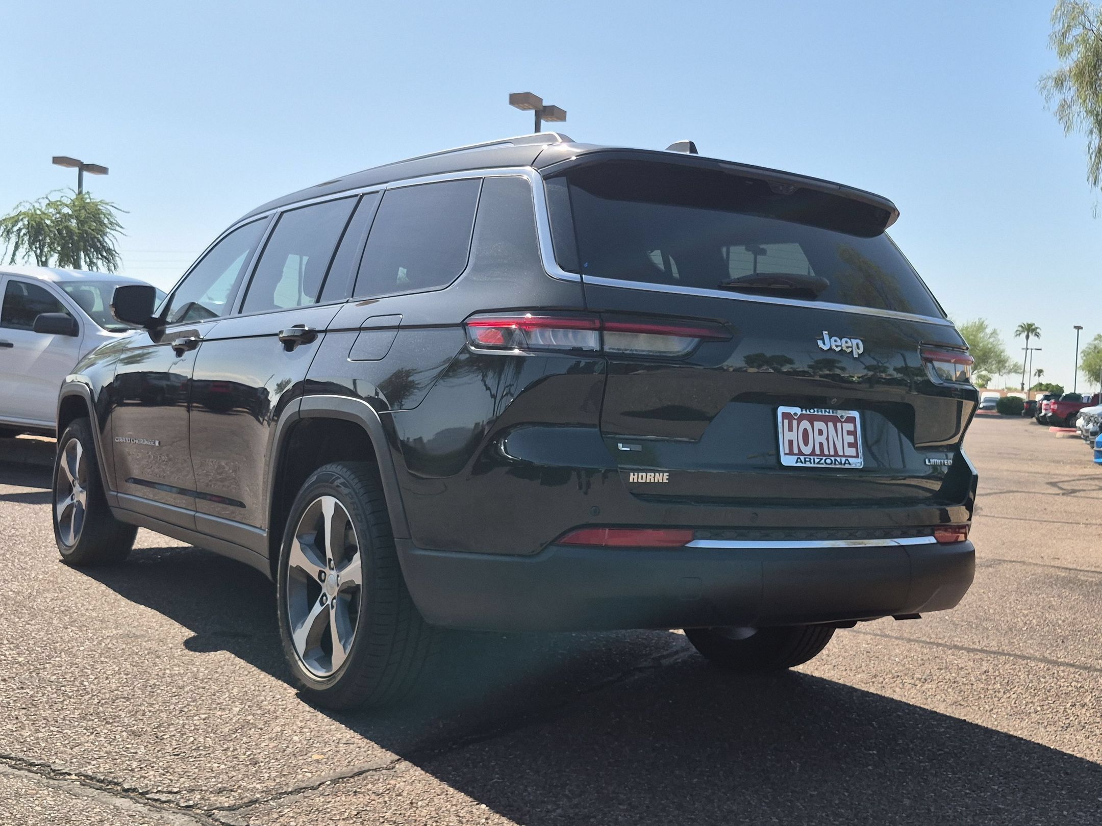 Used 2023 Jeep Grand Cherokee L Limited w/ Luxury Tech Group II RWD image 6