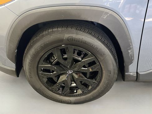 Used 2023 Toyota Corolla Cross L image 13