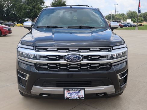 Used 2024 Ford Expedition Platinum AWD/4WD image 2