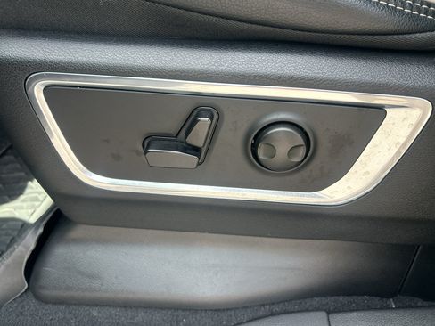 Used 2026 RAM 1500 Laramie AWD/4WD image 22
