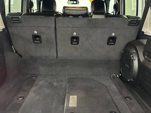Used 2023 Jeep Wrangler Unlimited Sahara AWD/4WD image 32
