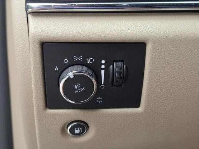 Certified 2020 Jeep Grand Cherokee Limited w/ Luxury Group II AWD/4WD image 30