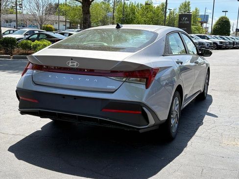 New 2026 Hyundai Elantra Hybrid FWD image 48