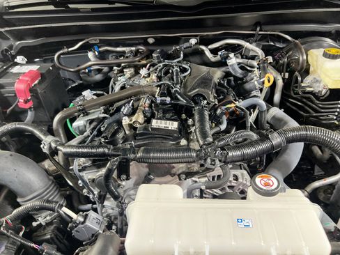 Used 2025 Toyota Tacoma TRD Off-Road AWD/4WD image 28