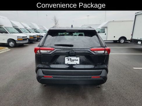 Used 2021 Toyota RAV4 XLE w/ Convenience Package image 8