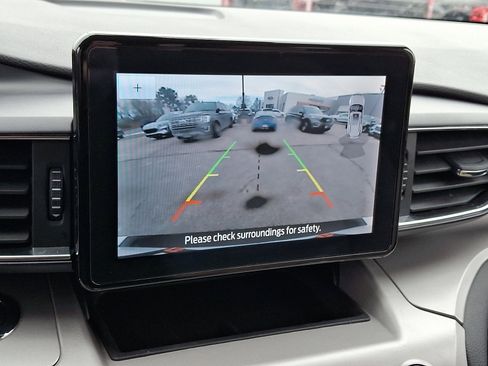 Certified 2023 Ford Explorer XLT w/ Equipment Group 202A image 21