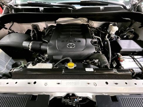 Used 2017 Toyota Tundra Platinum image 31