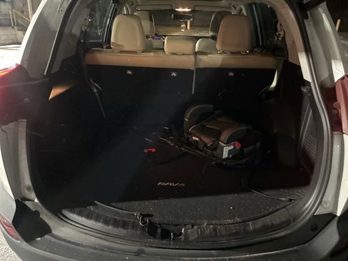 Used 2014 Toyota RAV4 Limited image 13