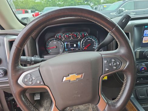 Used 2017 Chevrolet Silverado 1500 LTZ w/ LTZ Plus Package AWD/4WD image 22