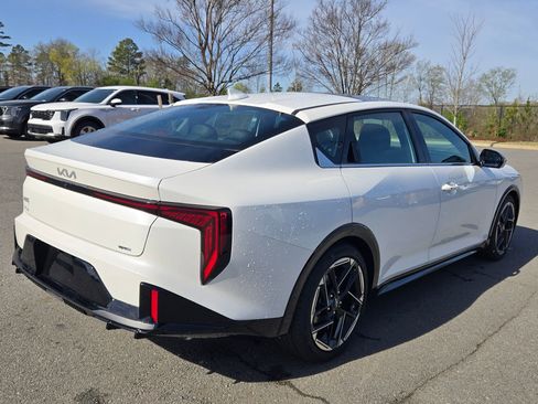 New 2026 Kia K4 GT-Line image 7