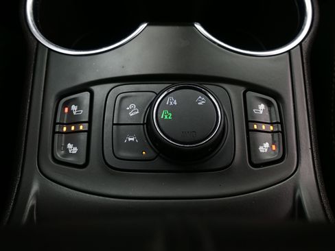 Used 2022 GMC Terrain SLE w/ Driver Convenience Package image 21