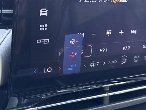 Used 2024 Lincoln Nautilus Reserve image 7