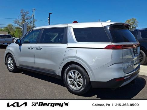 Used 2022 Kia Carnival LX FWD image 8