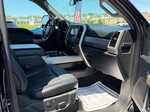 Used 2020 Ford F250 Lariat w/ Lariat Ultimate Package AWD/4WD image 32