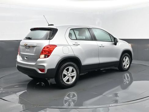 Used 2017 Chevrolet Trax LS AWD/4WD image 20