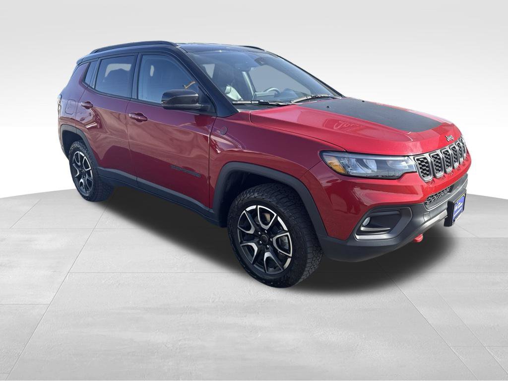 Used 2025 Jeep Compass Trailhawk AWD/4WD image 5