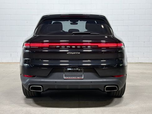 Certified 2024 Porsche Cayenne AWD/4WD image 8