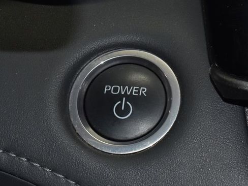 Used 2024 Toyota Highlander XLE image 26