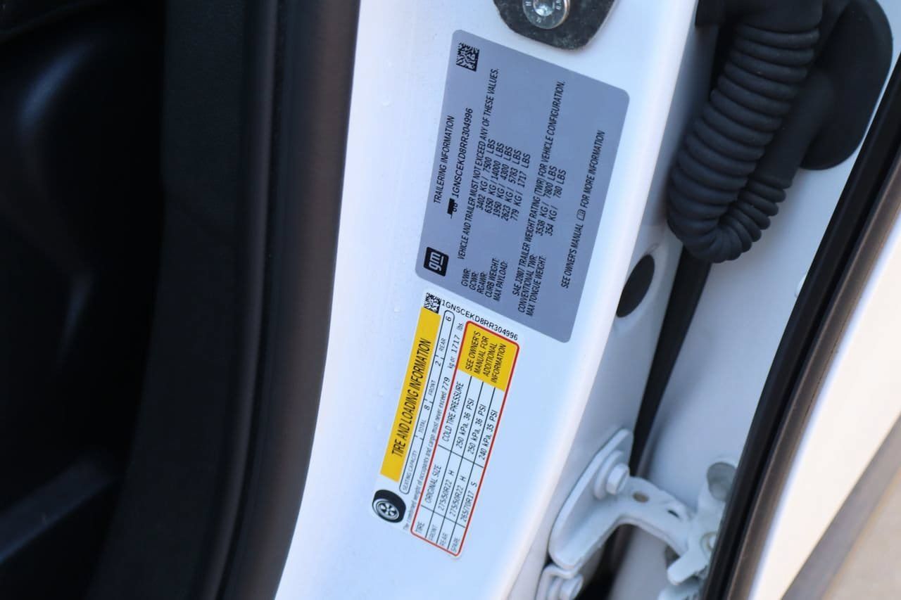 Used 2024 Chevrolet Suburban RST RWD image 30