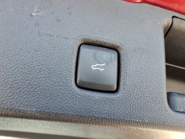 Used 2022 Ford Escape SEL w/ Technology Package AWD/4WD image 9