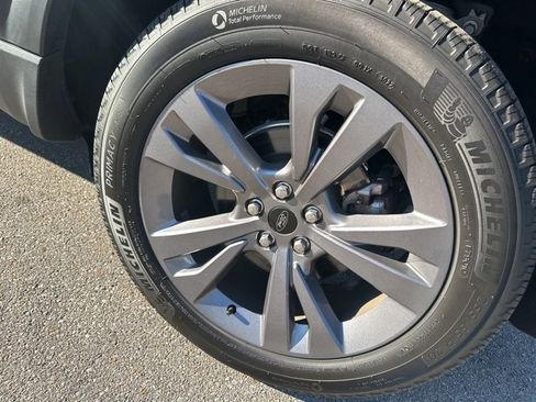 Used 2022 Ford Explorer XLT w/ Equipment Group 202A image 24