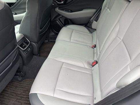 Used 2025 Subaru Outback Limited image 9