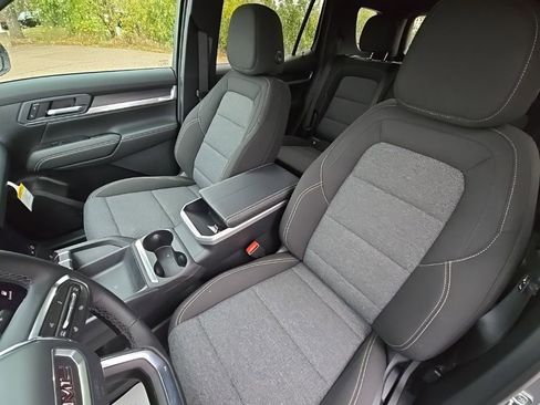 New 2026 GMC Terrain Elevation w/ Technology Package II image 32