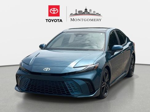 Used 2025 Toyota Camry XSE FWD image 7