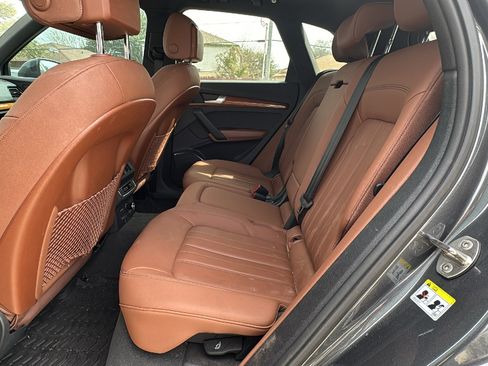 Used 2023 Audi Q5 2.0T Premium w/ Convenience Package image 15