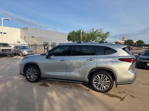 Used 2021 Toyota Highlander Platinum AWD/4WD image 8