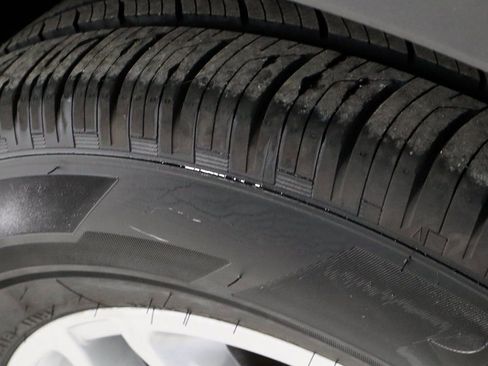 Certified 2025 Ford Explorer Active image 20