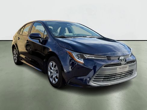 Used 2023 Toyota Corolla LE image 5