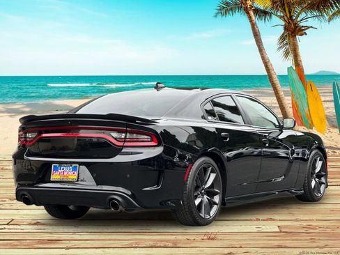 Used 2019 Dodge Charger Scat Pack RWD image 6