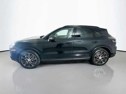 Certified 2025 Porsche Cayenne AWD/4WD image 2