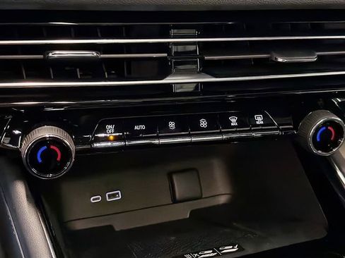 New 2026 Chevrolet Traverse LT w/ Enhanced Driving Package image 15