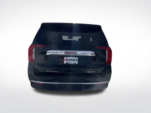 Used 2024 GMC Yukon SLT w/ SLT Luxury Package AWD/4WD image 10