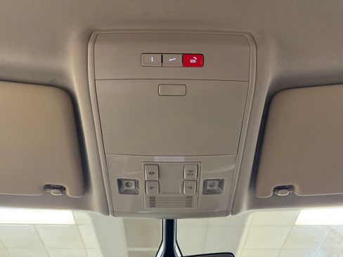 Used 2023 Volkswagen Atlas SE FWD image 51