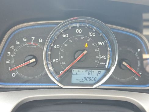 Used 2014 Toyota RAV4 Limited w/ Technology Package AWD/4WD image 27