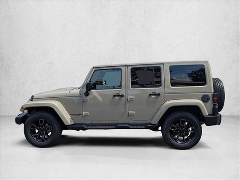 Used 2018 Jeep Wrangler Unlimited Sahara AWD/4WD image 9